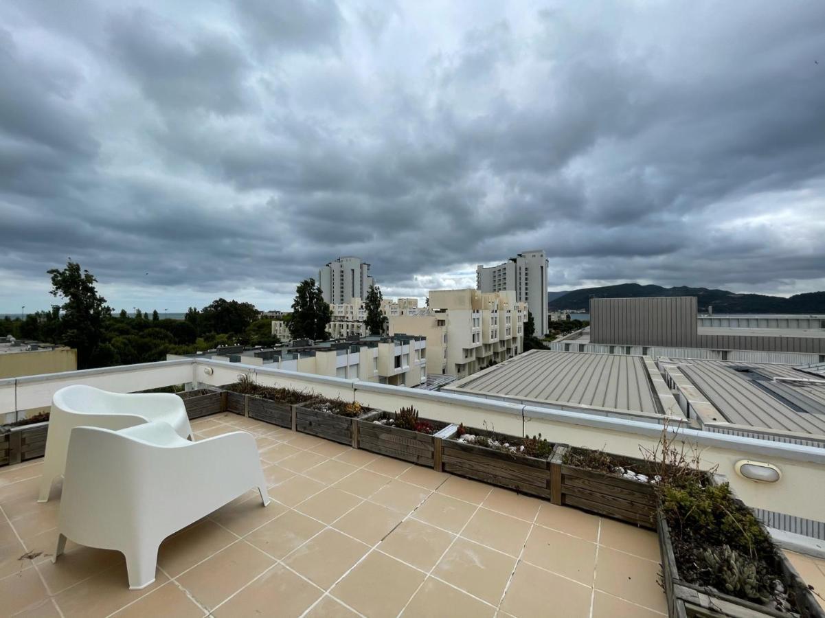 Beautiful Penthouse Apartment With Terrace - 4 Minute Walk To The Beach Tróia Esterno foto