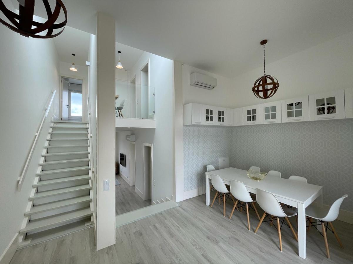 Beautiful Penthouse Apartment With Terrace - 4 Minute Walk To The Beach Tróia Esterno foto