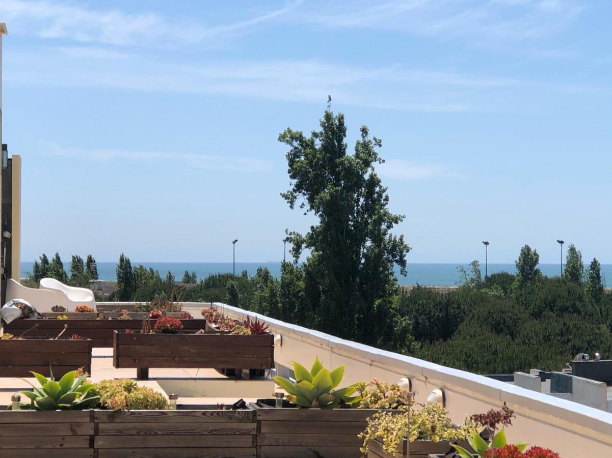Beautiful Penthouse Apartment With Terrace - 4 Minute Walk To The Beach Tróia Esterno foto